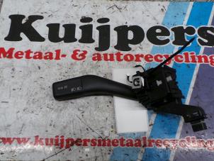 Używane Przelacznik kierunkowskazu Volkswagen Golf V (1K1) 1.9 TDI Cena € 15,00 Procedura marży oferowane przez Autorecycling Kuijpers