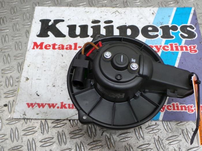 Heating and ventilation fan motor from a Audi A6 (C5) 2.5 TDI V6 24V 2001