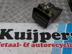 Used Dashboard part Landrover Discovery III (LAA/TAA) 2.7 TD V6 Price € 15,00 Margin scheme offered by Autorecycling Kuijpers