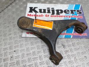 Used Front upper wishbone, right Landrover Discovery III (LAA/TAA) 2.7 TD V6 Price € 34,00 Margin scheme offered by Autorecycling Kuijpers