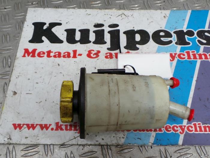 Power steering fluid reservoir Landrover Discovery III 2.7 TD V6
