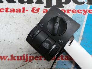 Używane Przelacznik swiatel Opel Corsa C (F08/68) 1.3 CDTi 16V Cena € 15,00 Procedura marży oferowane przez Autorecycling Kuijpers