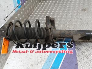 Used Fronts shock absorber, left Ford Focus C-Max 1.6 TDCi 16V Price € 25,00 Margin scheme offered by Autorecycling Kuijpers