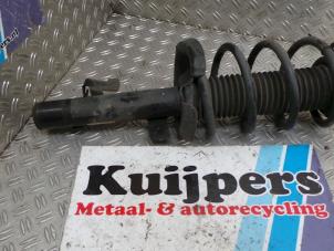 Used Fronts shock absorber, left Ford Focus C-Max 1.6 TDCi 16V Price € 25,00 Margin scheme offered by Autorecycling Kuijpers