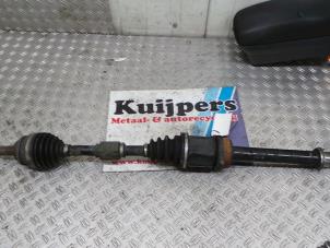 Used Front drive shaft, right Toyota Avensis Wagon (T25/B1E) 2.2 D-4D 16V D-CAT Price € 25,00 Margin scheme offered by Autorecycling Kuijpers