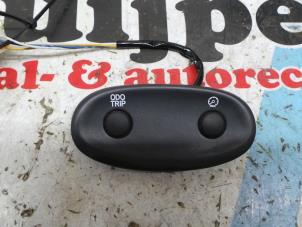 Used Cruise control switch Toyota Yaris (P1) 1.3 16V VVT-i Price € 20,00 Margin scheme offered by Autorecycling Kuijpers