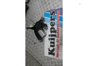 Used Rear wiper motor Peugeot 307 SW (3H) 2.0 16V Price € 24,00 Margin scheme offered by Autorecycling Kuijpers