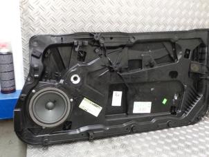 Używane Mechanizm szyby prawej przedniej wersja 2-drzwiowa Ford Fiesta 6 (JA8) 1.25 16V Cena € 35,00 Procedura marży oferowane przez Autorecycling Kuijpers