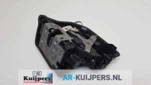 Używane Mechanizm blokady drzwi lewych tylnych wersja 4-drzwiowa BMW X5 (F15) 3.0 xDrive 30d 24V M Performance Power Kit Cena € 25,00 Procedura marży oferowane przez Autorecycling Kuijpers