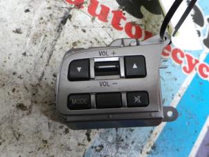 Usagé Commande radio volant Mazda 2 (DE) 1.3 16V S-VT Prix € 12,00 Règlement à la marge proposé par Autorecycling Kuijpers