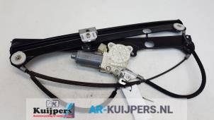 Used Window mechanism 4-door, front right Mercedes Vaneo (W414) 1.7 CDI 16V Price € 30,00 Margin scheme offered by Autorecycling Kuijpers