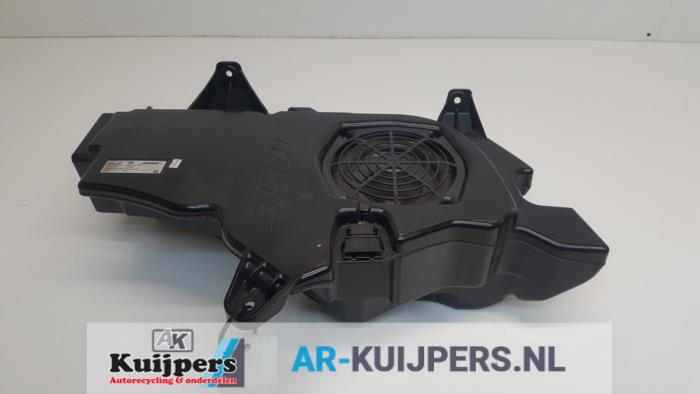 Begagnade Bashögtalare Audi A3 Sportback (8PA) 2.0 TDI 16V Pris € 45,00 Marginaltabell erbjuds av Autorecycling Kuijpers