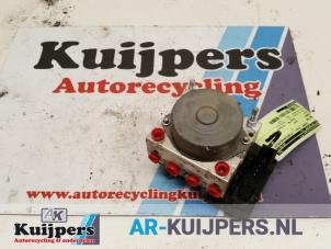 Used ABS pump Renault Clio III (BR/CR) 1.5 dCi 70 Price € 40,00 Margin scheme offered by Autorecycling Kuijpers
