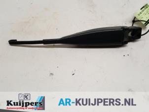 Used Front wiper arm Mercedes E (W124) Price € 30,25 Inclusive VAT offered by Autorecycling Kuijpers