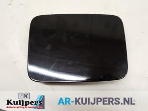 Used Tank cap cover Kia Sorento I (JC) 2.5 CRDi 16V VGT Price € 15,00 Margin scheme offered by Autorecycling Kuijpers