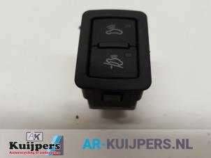 Usados Interruptor Audi A3 Sportback (8PA) 1.9 TDI Precio € 15,00 Norma de margen ofrecido por Autorecycling Kuijpers