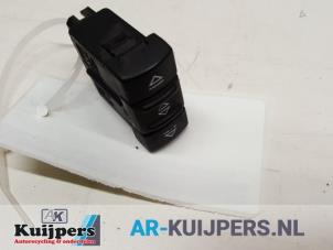 Used Electric window switch Opel Movano 2.2 DTI 16V Price € 15,00 Margin scheme offered by Autorecycling Kuijpers