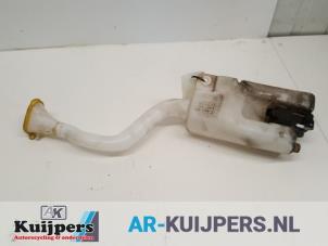 Used Front windscreen washer reservoir Renault Twingo II (CN) 1.2 Price € 25,00 Margin scheme offered by Autorecycling Kuijpers