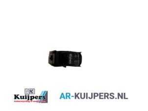 Usados Interruptor faro lhv Toyota Yaris (P1) 1.3 16V VVT-i Precio € 10,00 Norma de margen ofrecido por Autorecycling Kuijpers