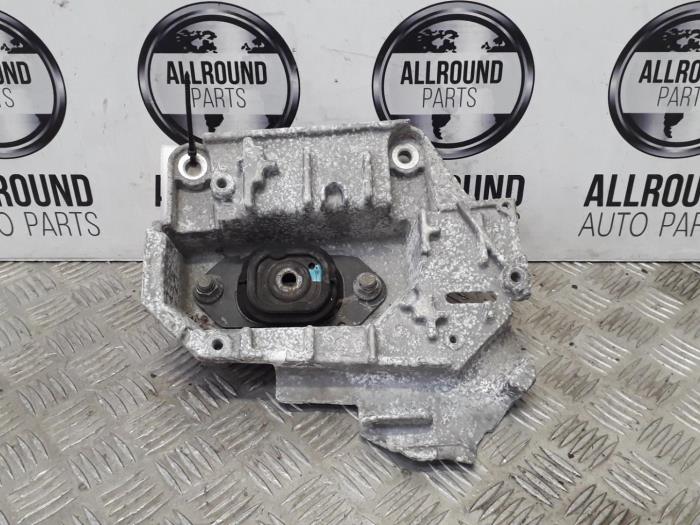 Usagé Support moteur Renault Clio III (BR/CR) Prix sur demande proposé par AllroundCarParts