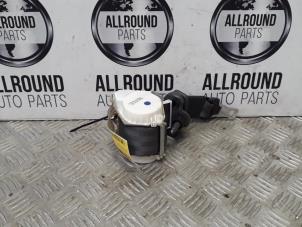 Used Rear seatbelt, centre Renault Clio III (BR/CR) Price on request offered by AllroundCarParts