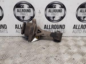 Engine mount from a Hyundai i20 1.2i 16V 2009