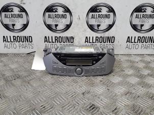 Używane Radioodtwarzacz CD Suzuki Alto (GF) 1.0 12V Cena na żądanie oferowane przez AllroundCarParts