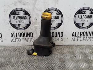 Used Power steering fluid reservoir Ford Galaxy (WGR) 2.0 Price on request offered by AllroundCarParts