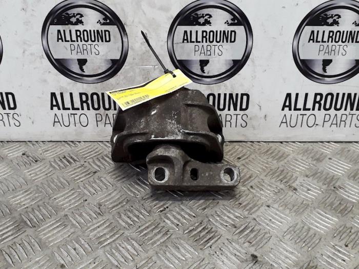 Used Engine mount Volkswagen Touran (1T1/T2) 1.9 TDI 90 Price on request offered by AllroundCarParts