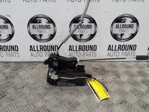 Used Rear door lock mechanism 4-door, left Peugeot 307 (3A/C/D) 1.6 HDiF 16V Price on request offered by AllroundCarParts