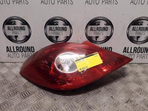 Używane Tylne swiatlo pozycyjne lewe Opel Corsa D Cena na żądanie oferowane przez AllroundCarParts