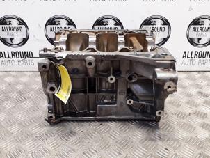 Usados Bloque inferior motor Renault Captur (2R) 0.9 Energy TCE 12V Precio de solicitud ofrecido por AllroundCarParts
