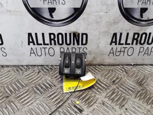 Used Height control switch Renault Captur (2R) 0.9 Energy TCE 12V Price on request offered by AllroundCarParts