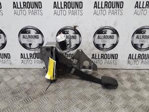 Used Brake pedal Renault Clio IV Estate/Grandtour (7R) 0.9 Energy TCE 90 12V Price on request offered by AllroundCarParts