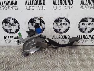 Used Clutch pedal Renault Clio IV Estate/Grandtour (7R) 0.9 Energy TCE 90 12V Price on request offered by AllroundCarParts