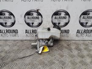 Used Master cylinder Renault Clio IV Estate/Grandtour (7R) 0.9 Energy TCE 90 12V Price on request offered by AllroundCarParts