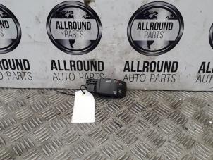 Used Multi-media control unit Renault Clio IV Estate/Grandtour (7R) 0.9 Energy TCE 90 12V Price on request offered by AllroundCarParts