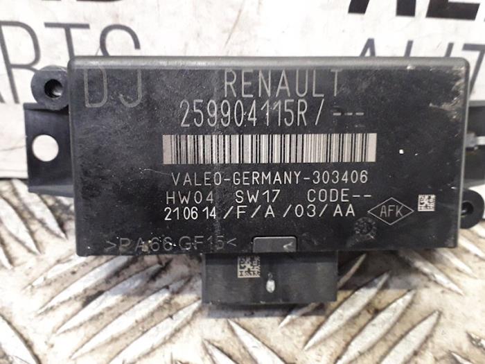 Módulo PDC de un Renault Clio IV Estate/Grandtour (7R) 0.9 Energy TCE 90 12V 2014