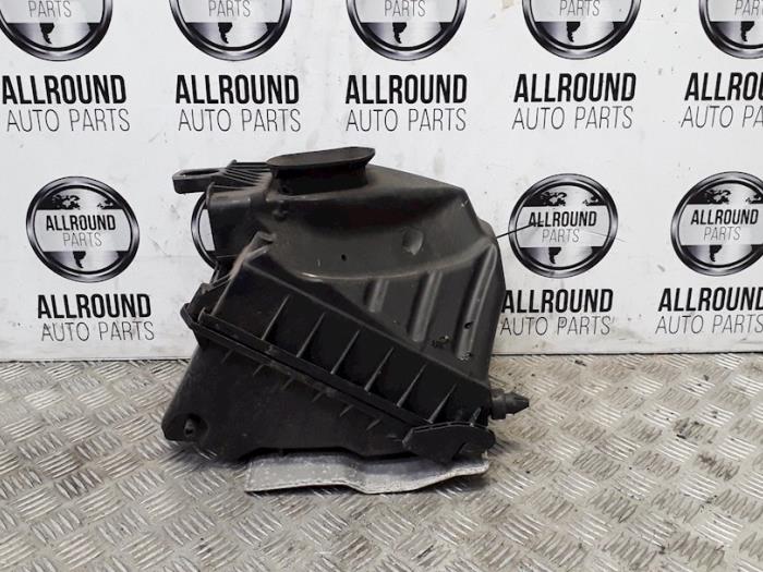 Begagnade Luftfilterhus Audi A4 Avant (B7) 1.9 TDI Pris på förfrågan erbjuds av AllroundCarParts