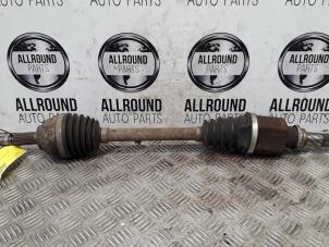 Used Front drive shaft, left Renault Clio III (BR/CR) 1.4 16V Price € 25,00 Margin scheme offered by AllroundCarParts