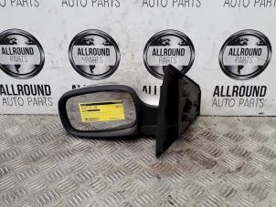 Usados Retrovisor externo izquierda Renault Clio III (BR/CR) 1.4 16V Precio de solicitud ofrecido por AllroundCarParts