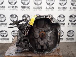 Used Gearbox Renault Clio III (BR/CR) Price € 250,00 Margin scheme offered by AllroundCarParts