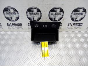 Used AUX / USB connection Hyundai Tucson (TL) Price € 45,00 Margin scheme offered by AllroundCarParts