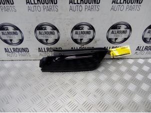 Used C-style sealing cover left Renault Clio IV Estate/Grandtour (7R) Price € 20,00 Margin scheme offered by AllroundCarParts