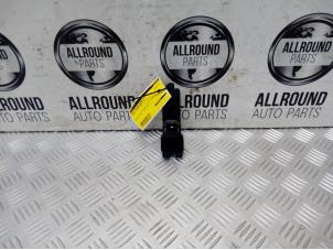 Used Electric window switch Hyundai Tucson (TL) Price € 25,00 Margin scheme offered by AllroundCarParts