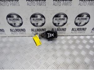 Usagé Support boîte de vitesse Peugeot 308 (L3/L8/LB/LH/LP) Prix € 25,00 Règlement à la marge proposé par AllroundCarParts