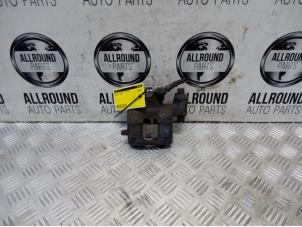 Używane Zacisk hamulcowy lewy przód Ford Ka II Cena na żądanie oferowane przez AllroundCarParts