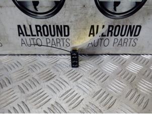 Used AUX / USB connection Mini Mini Open (R57) Price € 20,00 Margin scheme offered by AllroundCarParts