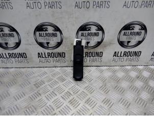 Used Electric window switch Mercedes Vito (639.7) Price € 20,00 Margin scheme offered by AllroundCarParts