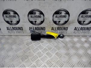 Used Front seatbelt buckle, right Renault Captur (2R) Price € 30,00 Margin scheme offered by AllroundCarParts
